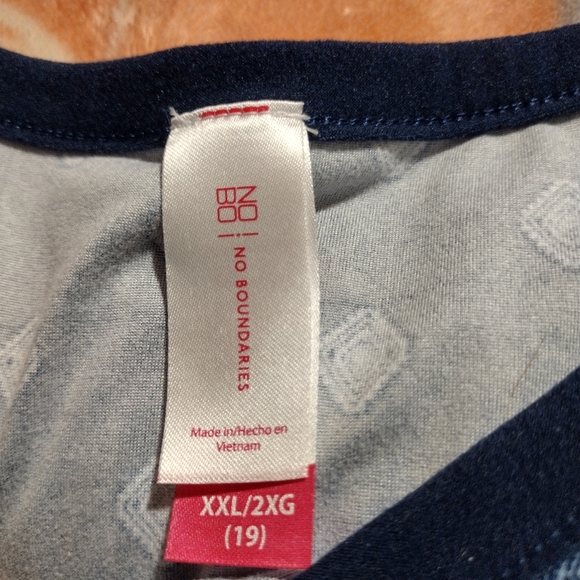 No boundaries top - Picture 2 of 2